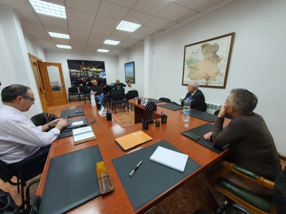 ADIMAN informa a vecinos de Villarta sobre los beneficios de crear una comunidad energética local