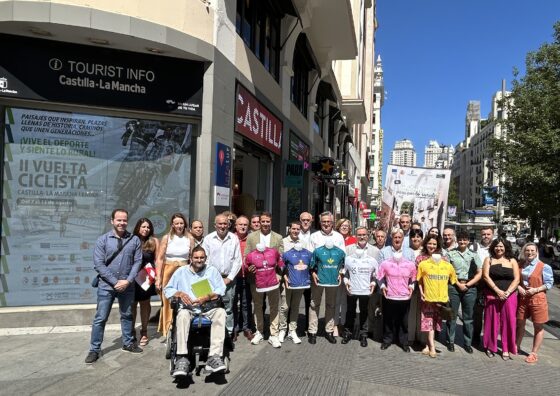 La II Vuelta Ciclista a Castilla-La Mancha LEADER, la única del mundo 100% rural, conquista la capital de España